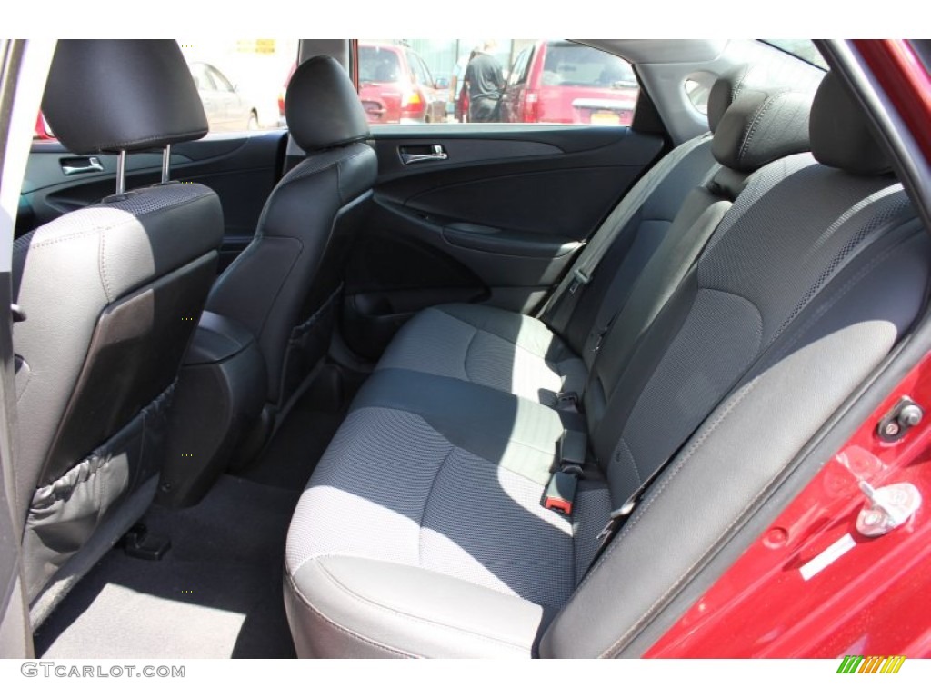 2011 Sonata SE - Venetian Red / Gray photo #11