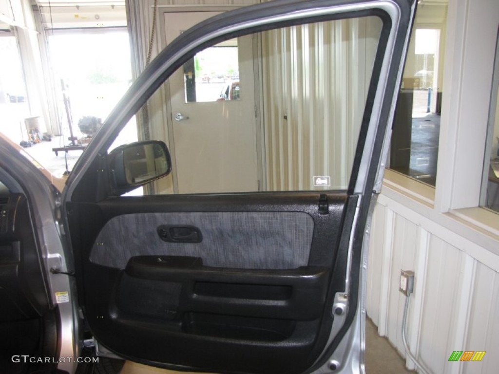 2004 CR-V LX 4WD - Satin Silver Metallic / Black photo #18