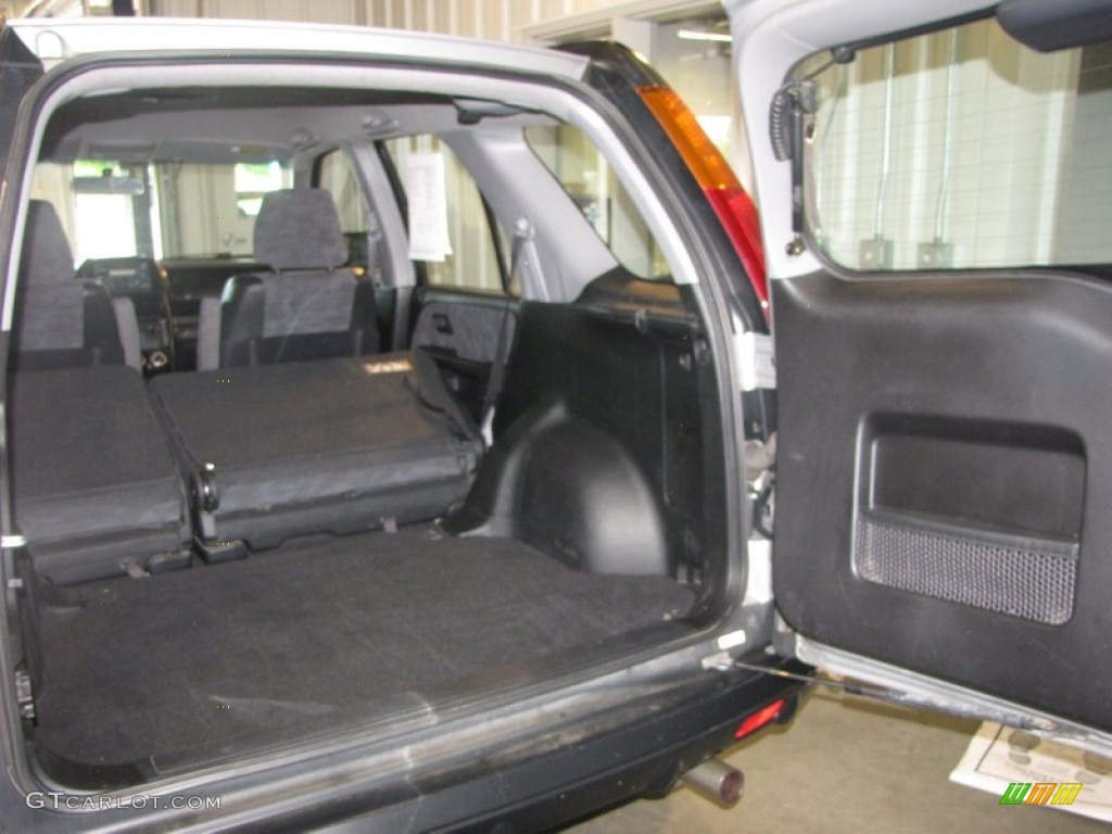 2004 CR-V LX 4WD - Satin Silver Metallic / Black photo #21