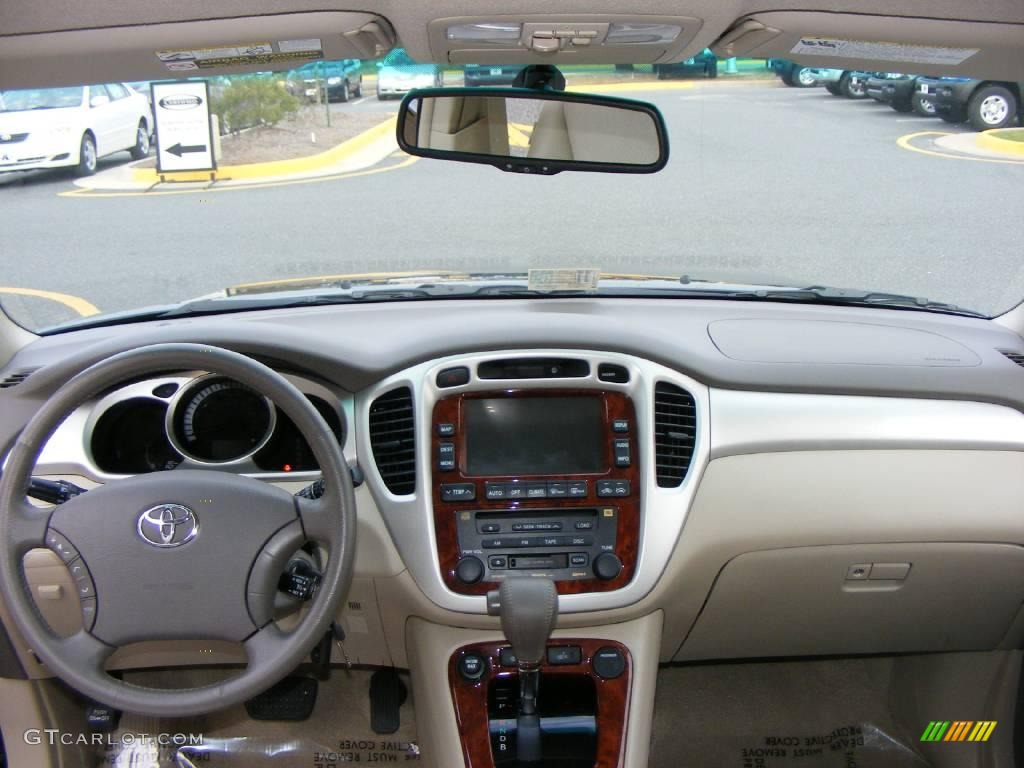 2007 Highlander Hybrid Limited 4WD - Black / Ivory Beige photo #11