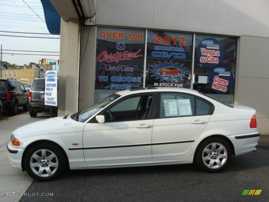 2001 3 Series 325xi Sedan - Alpine White / Black photo #3