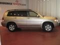 2005 Sonora Gold Pearl Toyota Highlander 4WD  photo #6