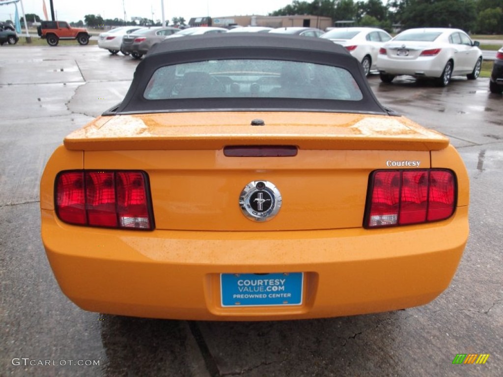 2008 Mustang V6 Premium Convertible - Grabber Orange / Dark Charcoal photo #3