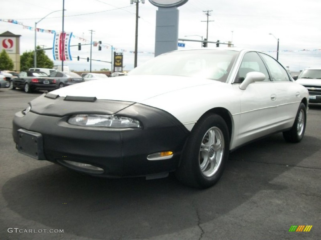 1997 Aurora  - Bright White / Blue photo #17