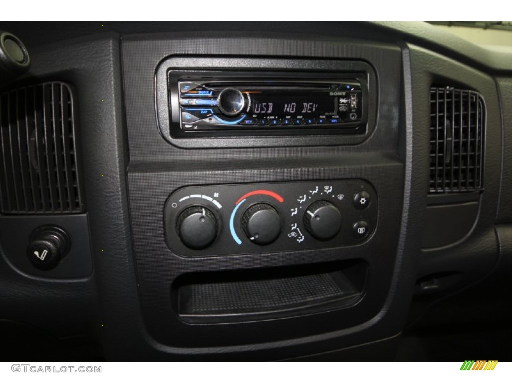 2005 Ram 1500 SLT Quad Cab - Black / Dark Slate Gray photo #20