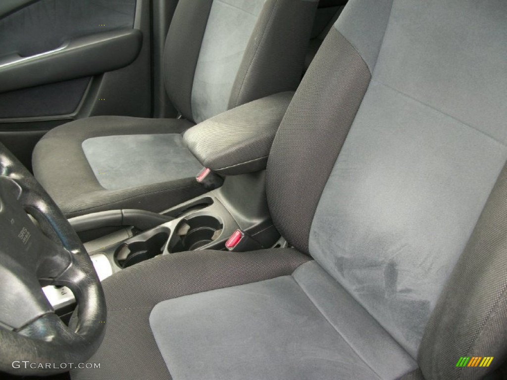 2003 Outlander LS 4WD - Phoenix Red / Charcoal photo #4