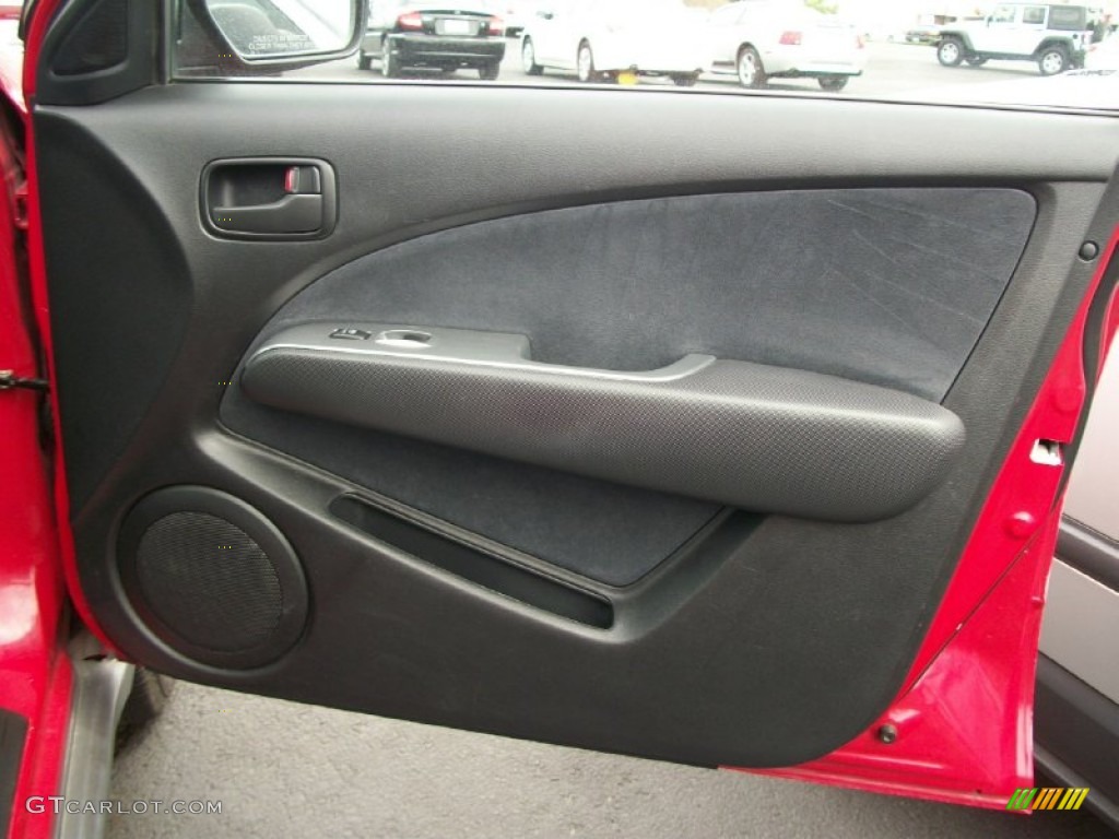 2003 Outlander LS 4WD - Phoenix Red / Charcoal photo #10