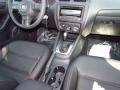 Black - Jetta SE Sedan Photo No. 6