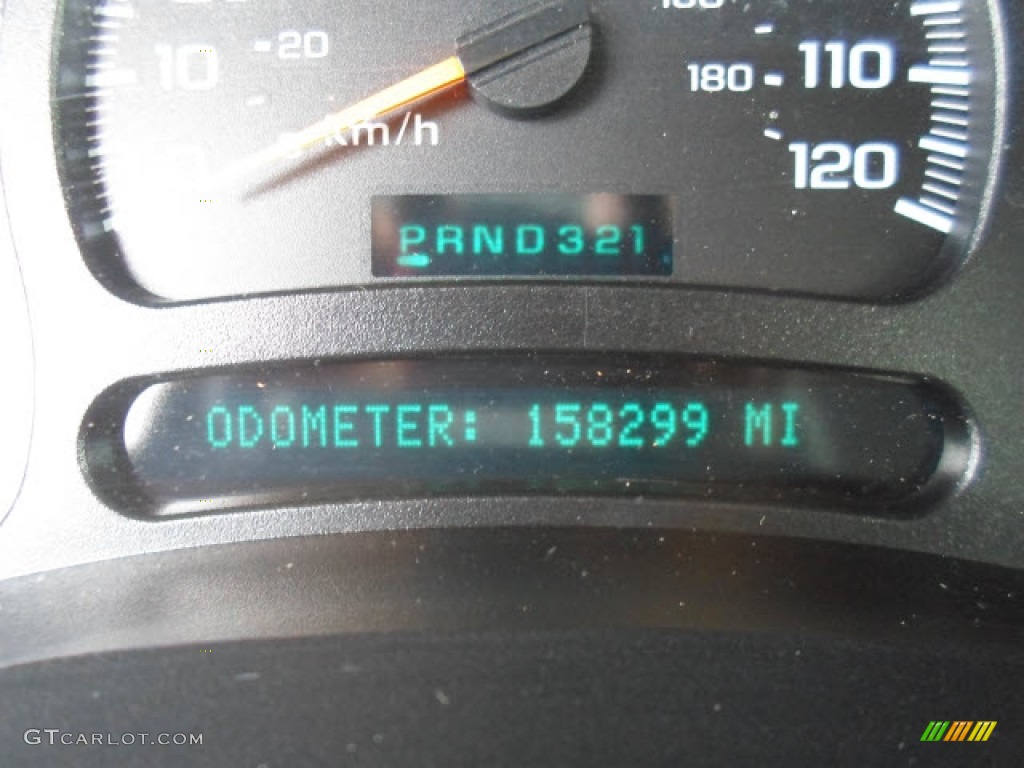 2005 Tahoe LT 4x4 - Sport Red Metallic / Gray/Dark Charcoal photo #3