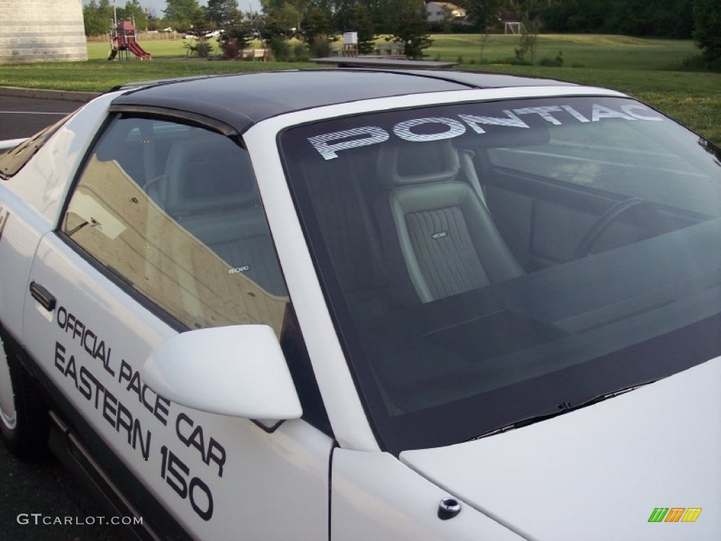 1983 Firebird Trans Am 25th Anniversary Daytona 500 Pace Car Coupe - White / Gray photo #19