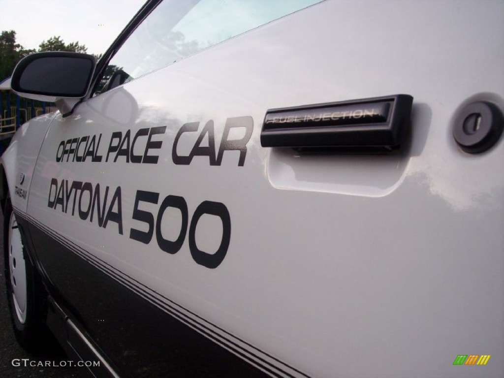1983 Firebird Trans Am 25th Anniversary Daytona 500 Pace Car Coupe - White / Gray photo #21