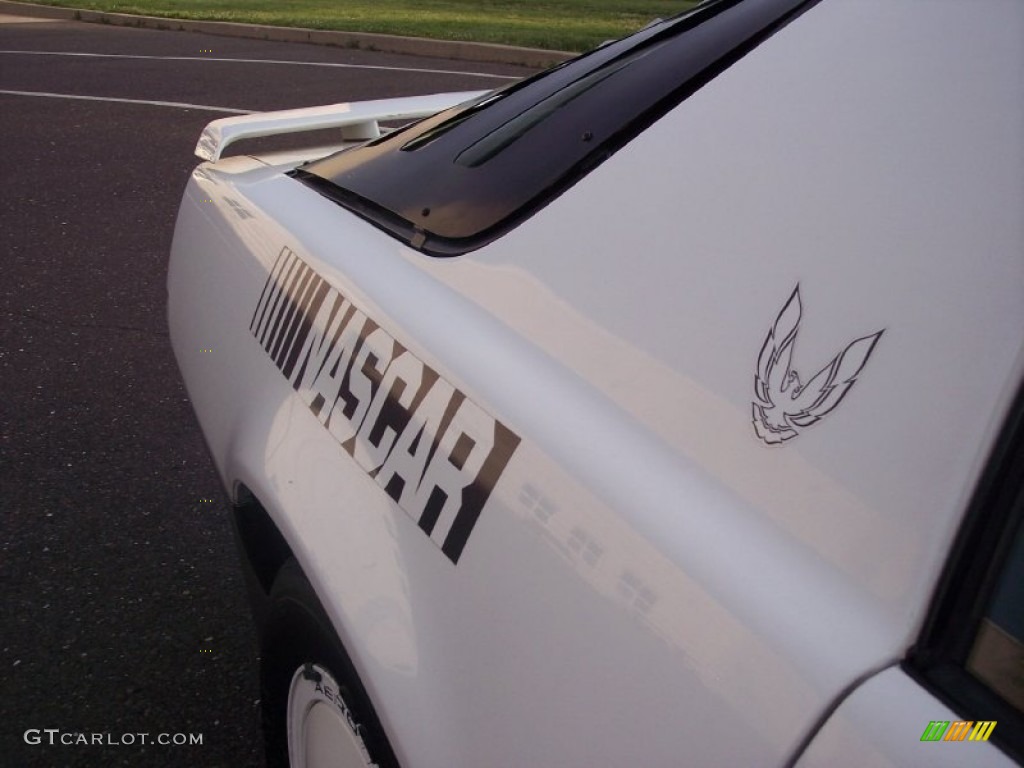 1983 Firebird Trans Am 25th Anniversary Daytona 500 Pace Car Coupe - White / Gray photo #28