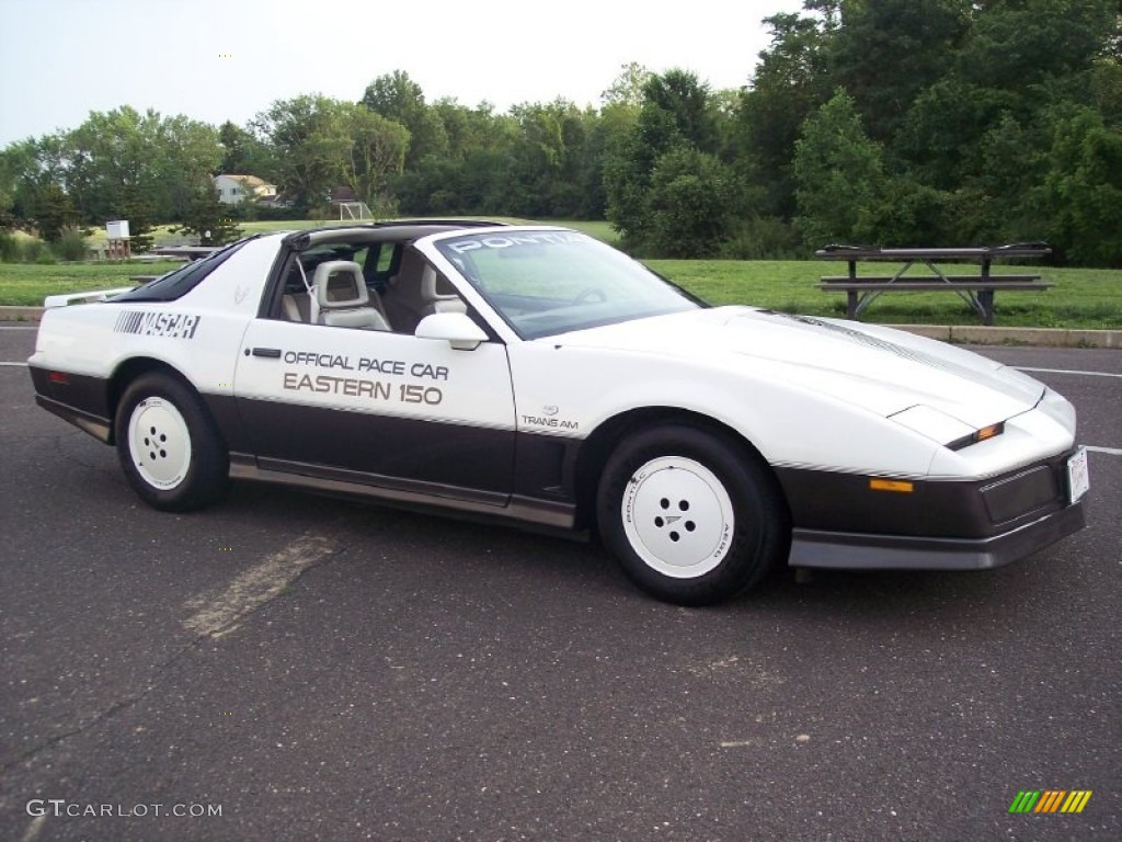 1983 Firebird Trans Am 25th Anniversary Daytona 500 Pace Car Coupe - White / Gray photo #31