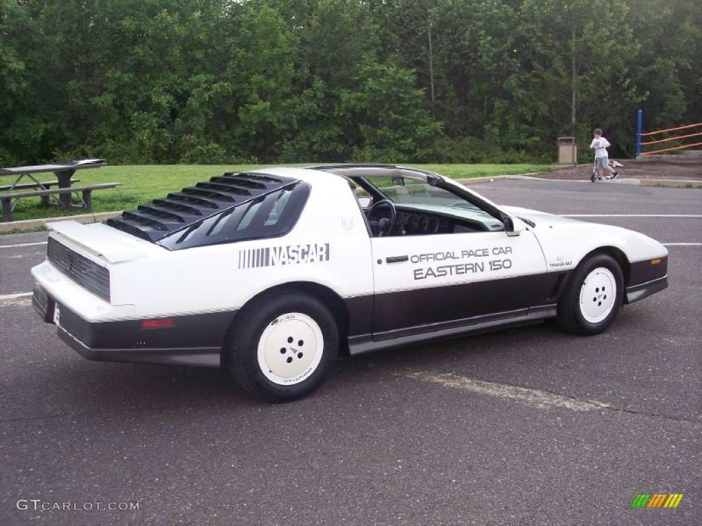 1983 Firebird Trans Am 25th Anniversary Daytona 500 Pace Car Coupe - White / Gray photo #34