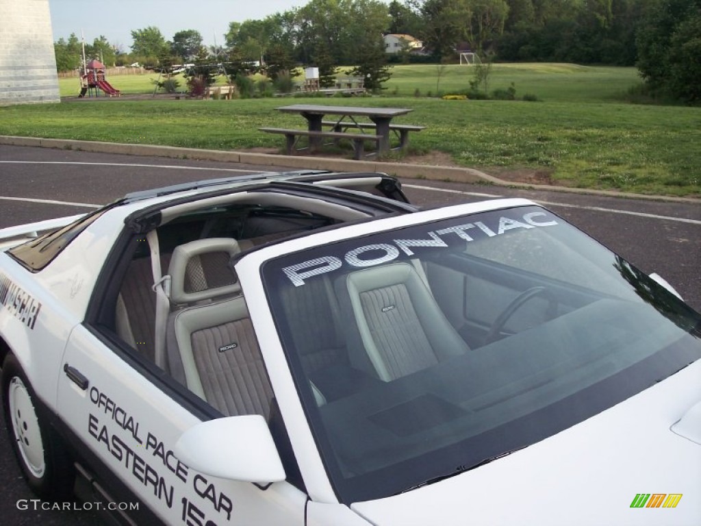 1983 Firebird Trans Am 25th Anniversary Daytona 500 Pace Car Coupe - White / Gray photo #35
