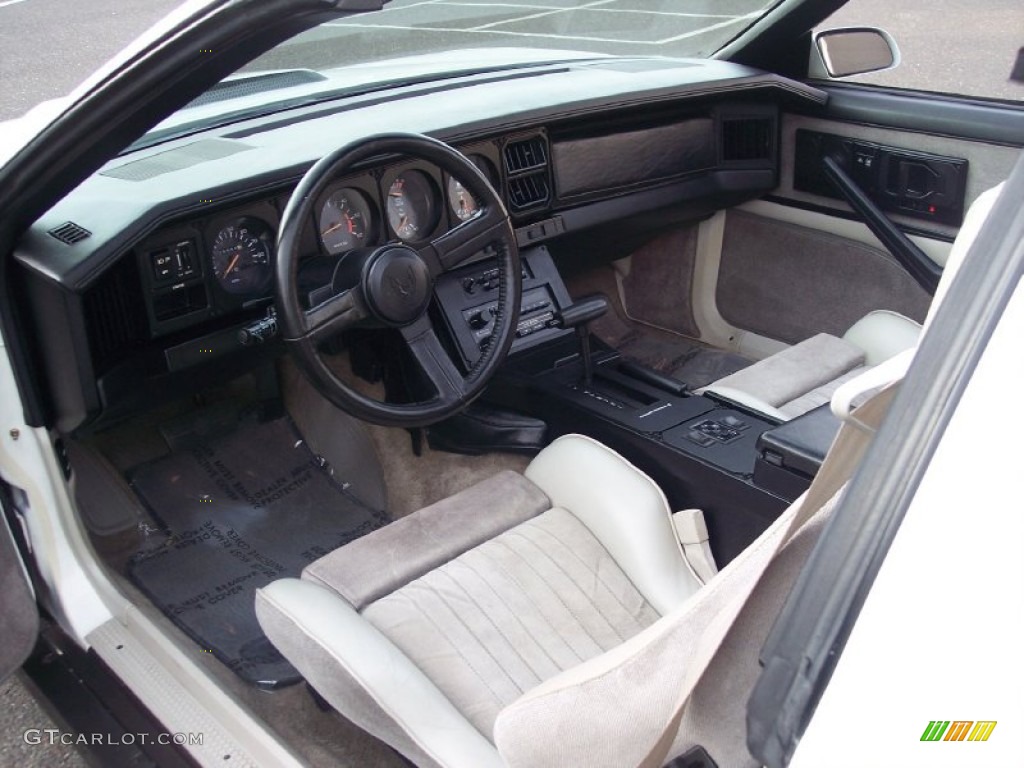 1983 Firebird Trans Am 25th Anniversary Daytona 500 Pace Car Coupe - White / Gray photo #36