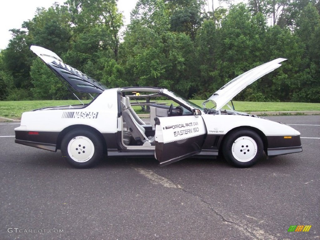 1983 Firebird Trans Am 25th Anniversary Daytona 500 Pace Car Coupe - White / Gray photo #71