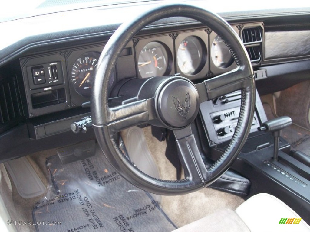1983 Firebird Trans Am 25th Anniversary Daytona 500 Pace Car Coupe - White / Gray photo #76