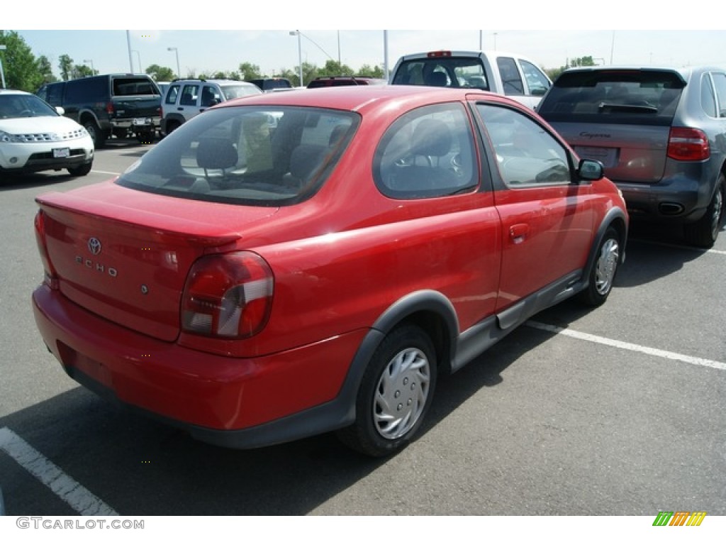 2000 ECHO Sedan - Absolutely Red / Warm Gray photo #2