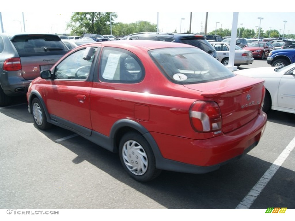 2000 ECHO Sedan - Absolutely Red / Warm Gray photo #3