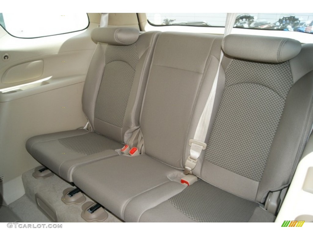 Tan Interior 2008 Saturn Outlook XR Photo #65949068