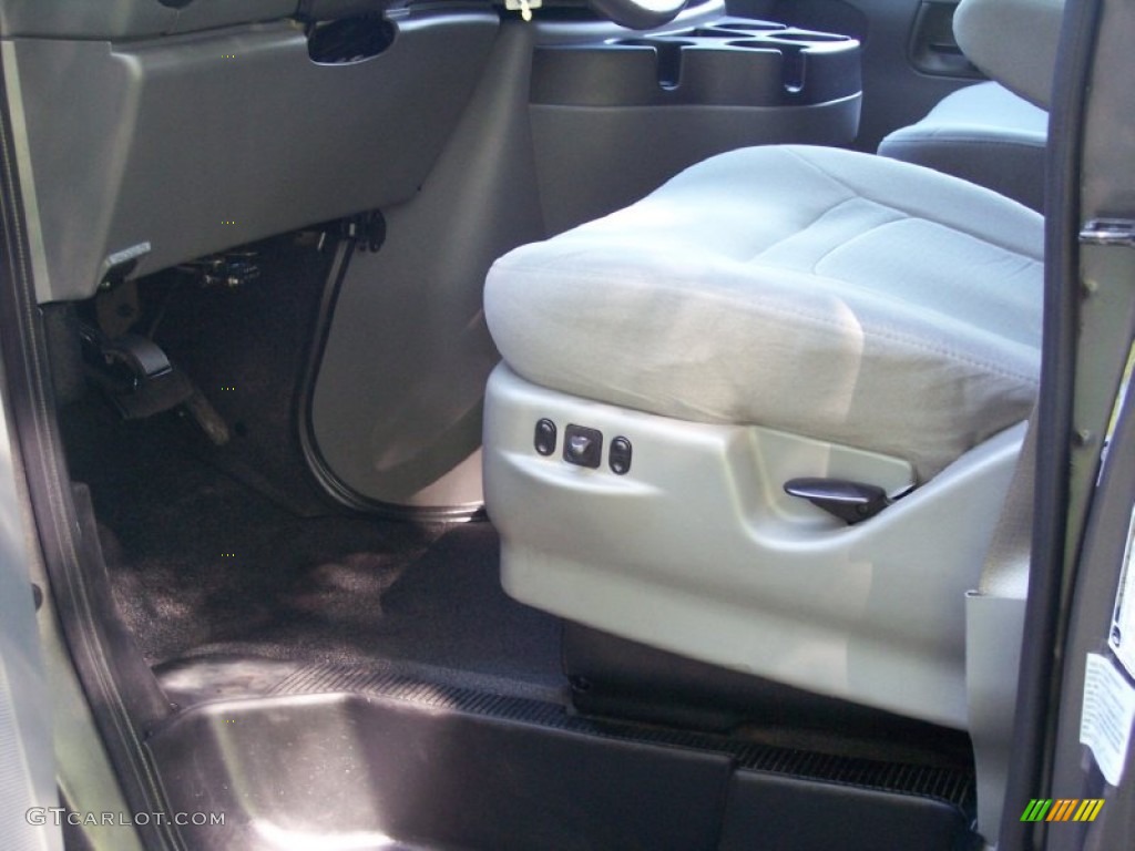 2007 E Series Van E250 Super Duty Wheelchair Access - Dark Shadow Grey Metallic / Medium Flint Grey photo #26