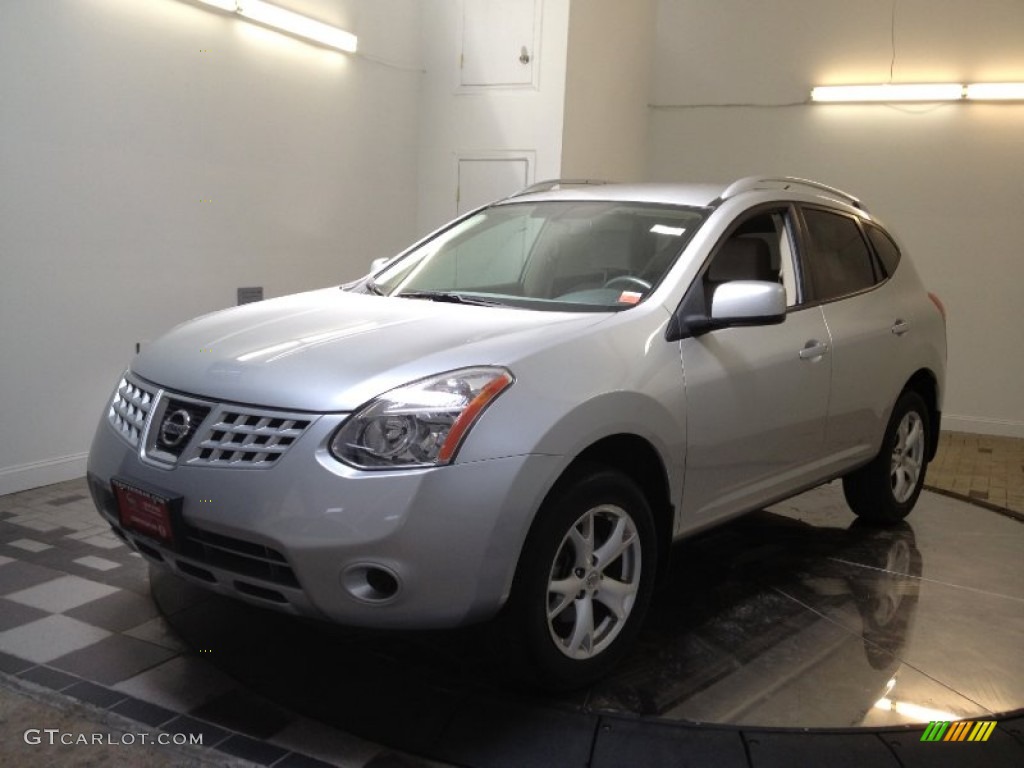 Silver Ice Nissan Rogue