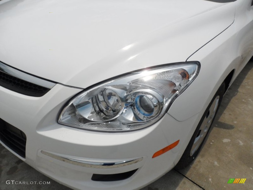 2012 Elantra GLS Touring - Monaco White / Black photo #9