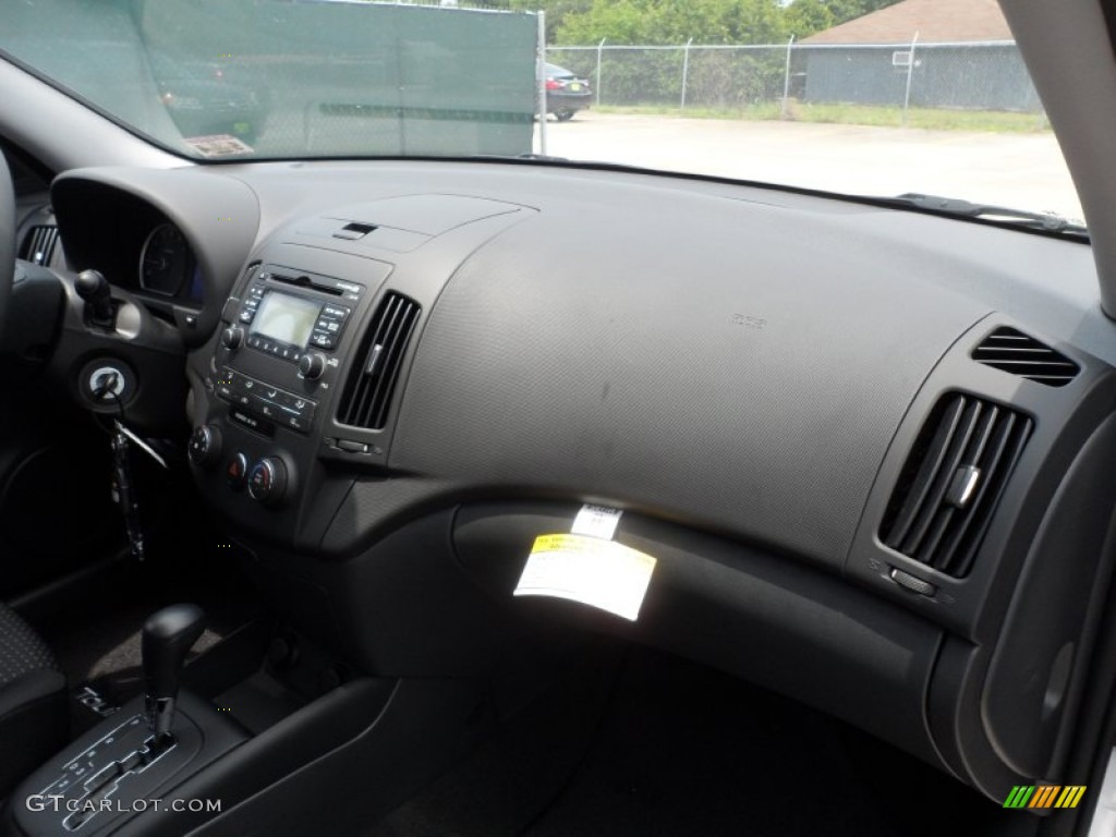 2012 Elantra GLS Touring - Monaco White / Black photo #17