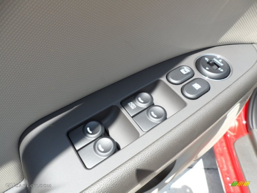 2012 Hyundai Elantra GLS Touring Controls Photo #65963600