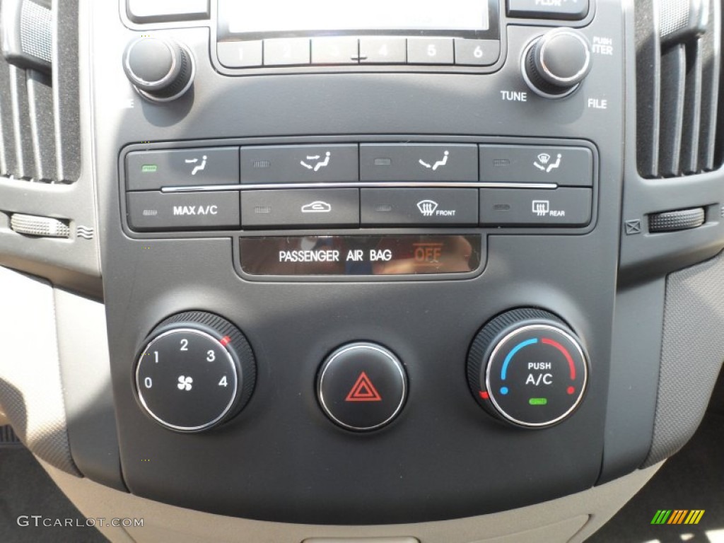 2012 Hyundai Elantra GLS Touring Controls Photo #65963648