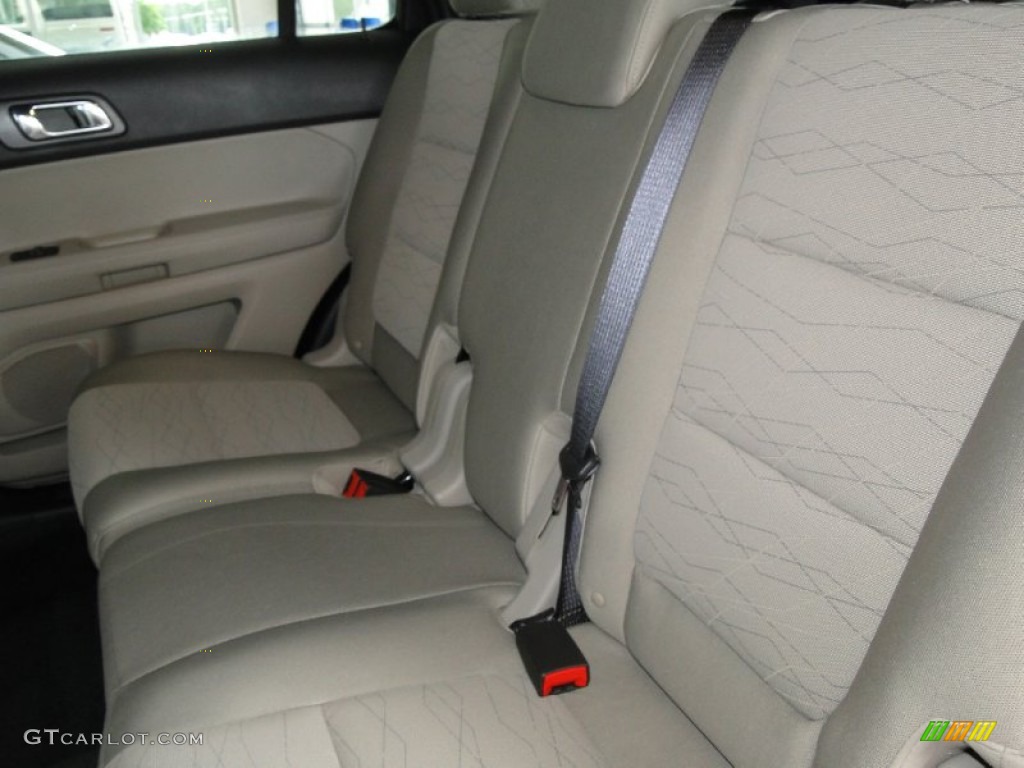 2012 Explorer FWD - White Suede / Medium Light Stone photo #28