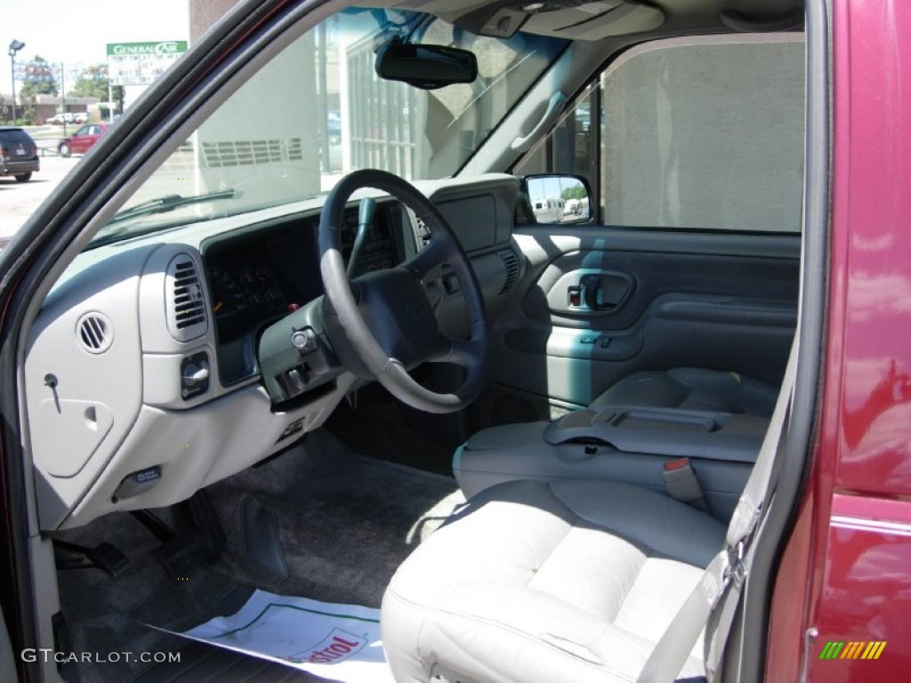 1999 Tahoe LT 4x4 - Dark Carmine Red Metallic / Gray photo #2