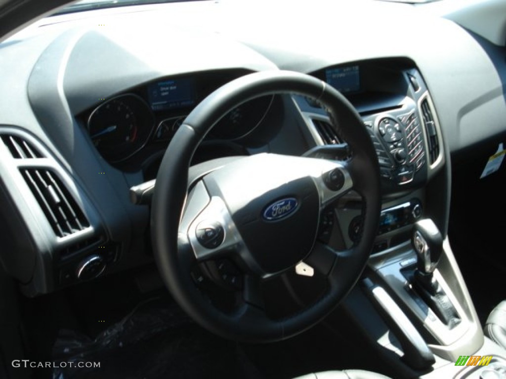 2012 Focus SEL 5-Door - Black / Charcoal Black photo #10