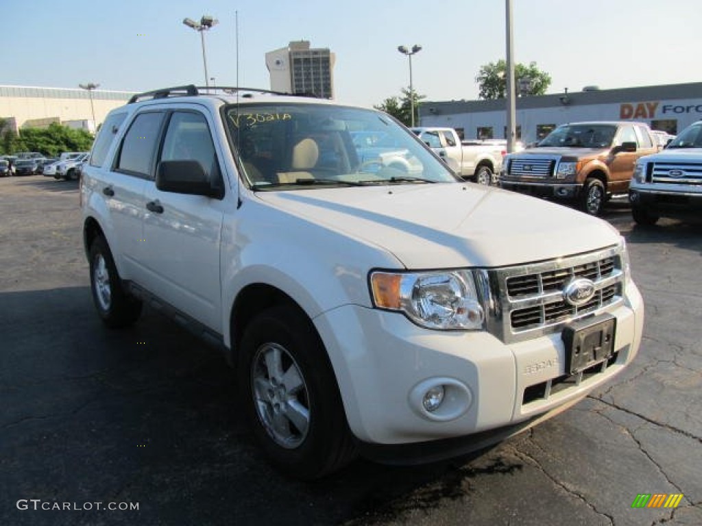 2009 Escape XLT V6 - White Suede / Camel photo #5