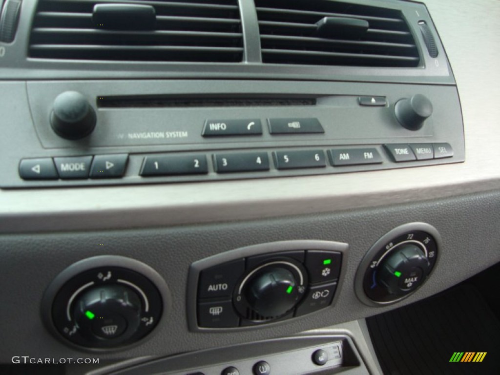 2003 BMW Z4 2.5i Roadster Controls Photo #65977290