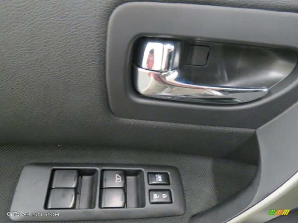 2011 Rogue S - Silver Ice Metallic / Black photo #11