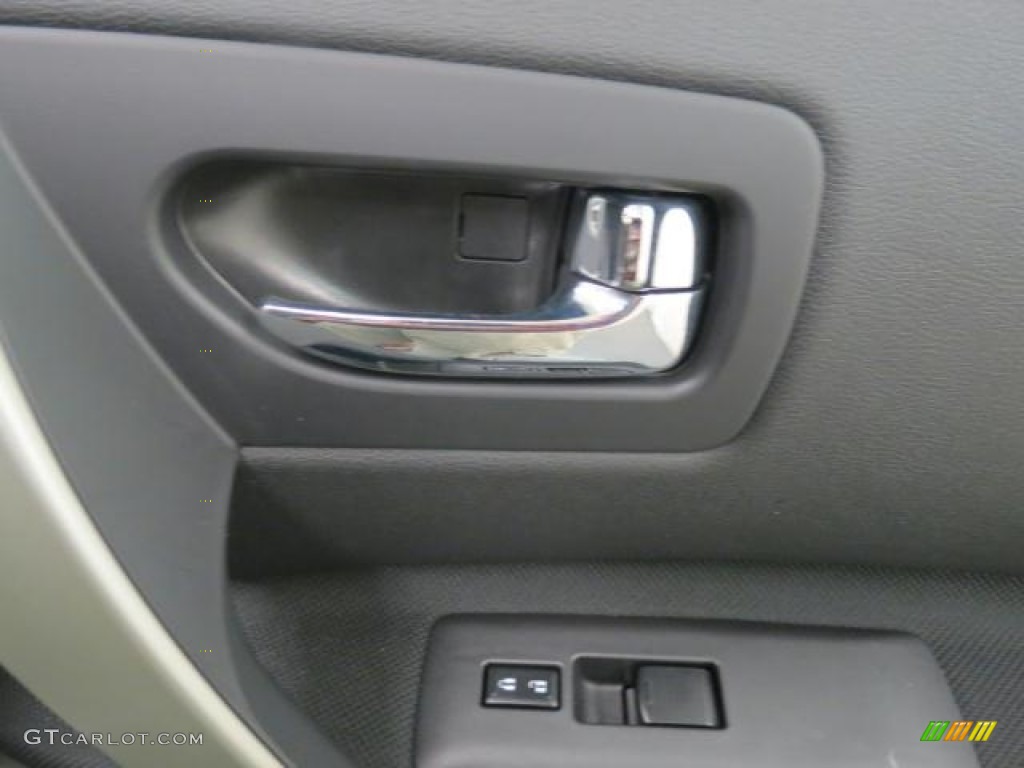 2011 Rogue S - Silver Ice Metallic / Black photo #21