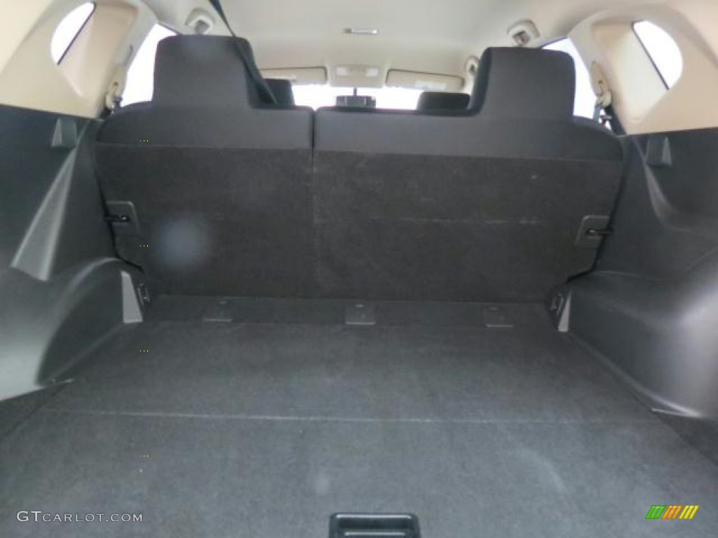 2011 Rogue S - Silver Ice Metallic / Black photo #24