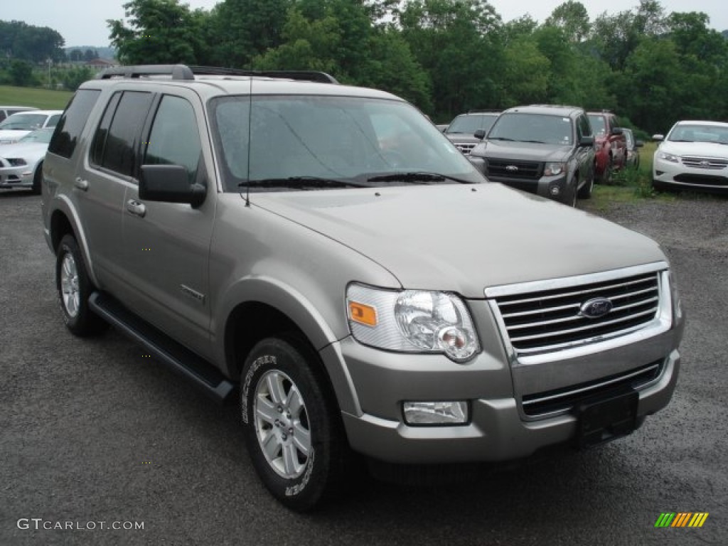 2008 Explorer XLT 4x4 - Vapor Silver Metallic / Black/Stone photo #2