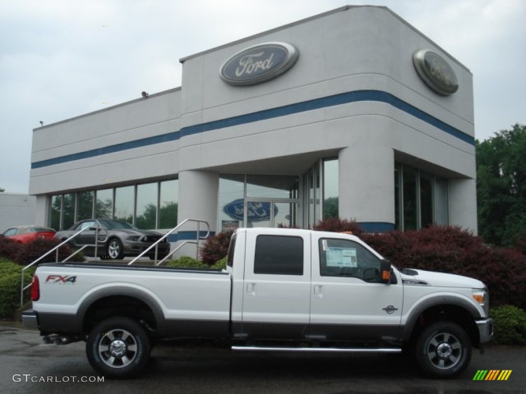 2012 F350 Super Duty Lariat Crew Cab 4x4 - Oxford White / Black photo #1