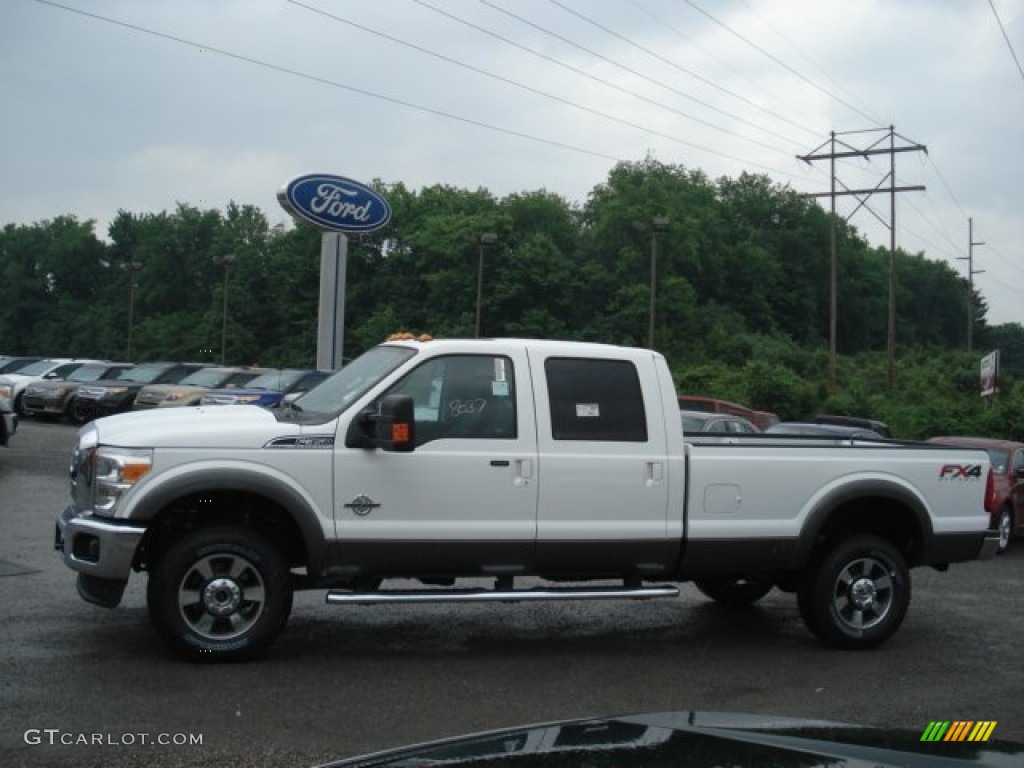 2012 F350 Super Duty Lariat Crew Cab 4x4 - Oxford White / Black photo #5