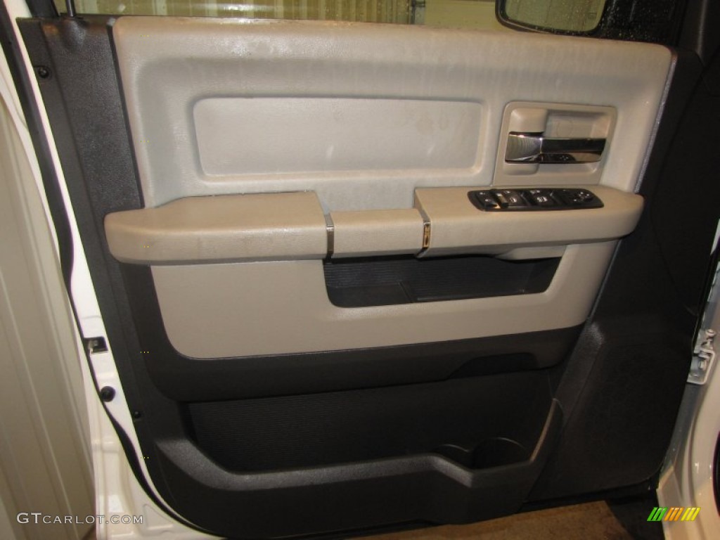 2012 Ram 1500 SLT Quad Cab 4x4 - Bright White / Dark Slate Gray/Medium Graystone photo #8