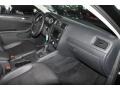 Black - Jetta SE Sedan Photo No. 24