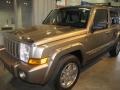 Light Khaki Metallic - Commander Limited 4x4 Photo No. 2