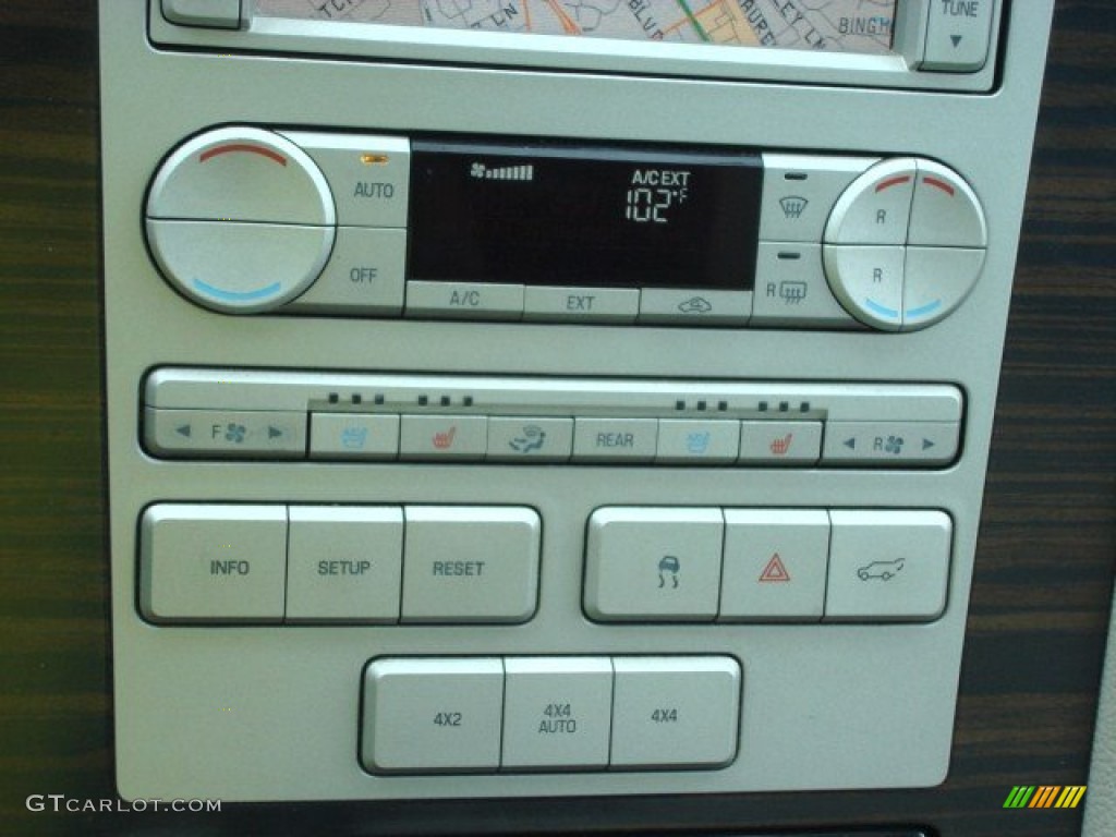 2007 Lincoln Navigator L Ultimate 4x4 Controls Photo #65988000