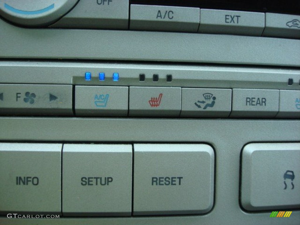 2007 Lincoln Navigator L Ultimate 4x4 Controls Photo #65988006