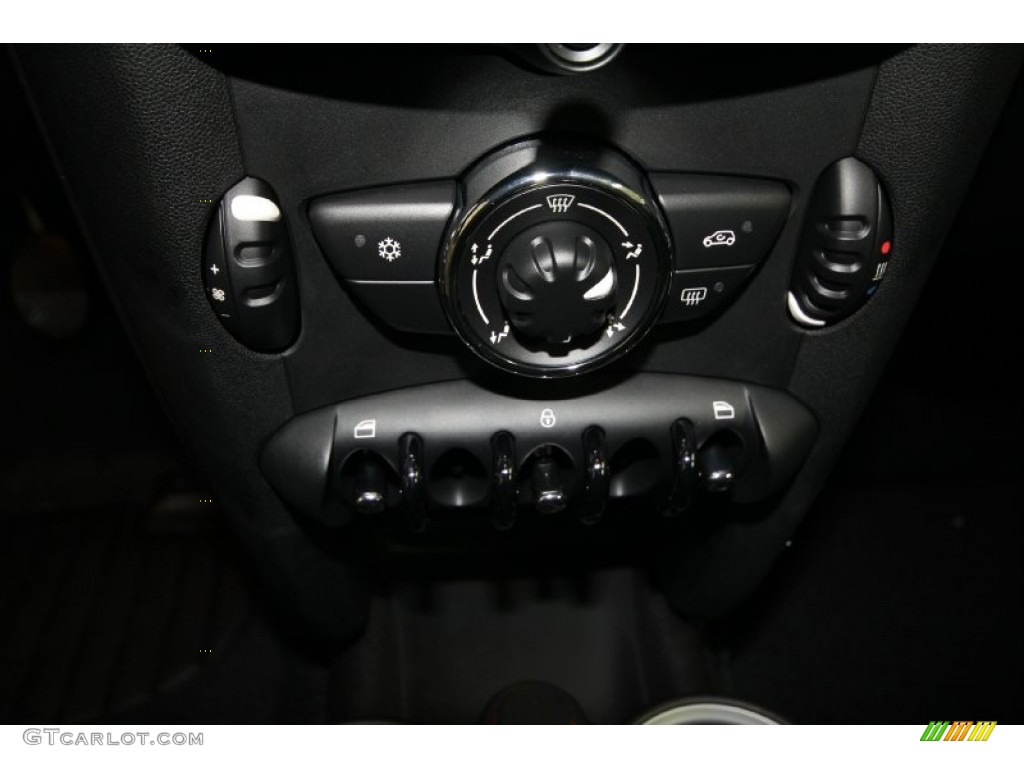 2012 Mini Cooper Roadster Controls Photo #65988243