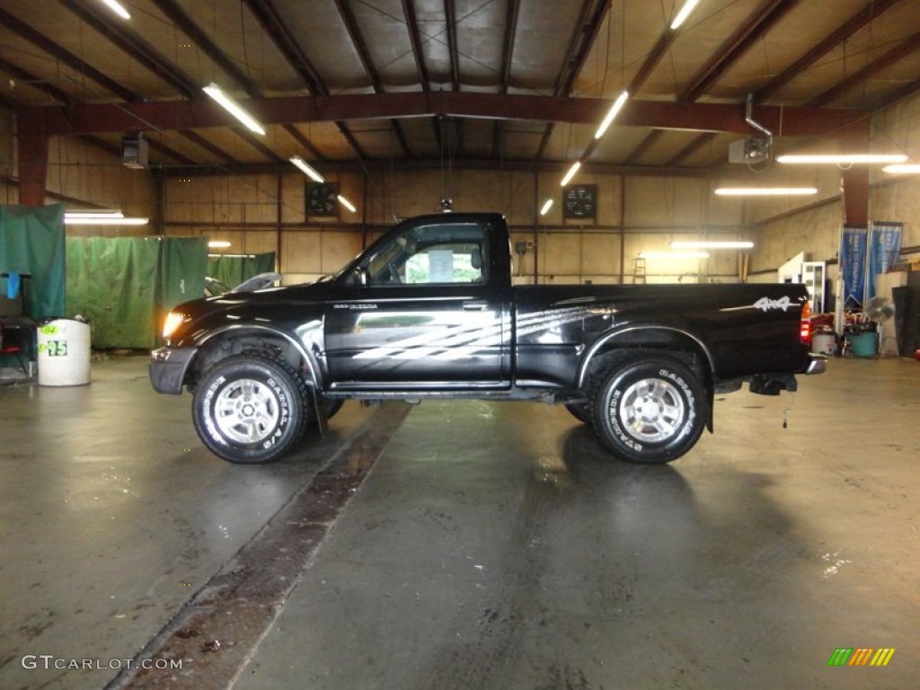 1998 Tacoma Regular Cab 4x4 - Black Metallic / Gray photo #1