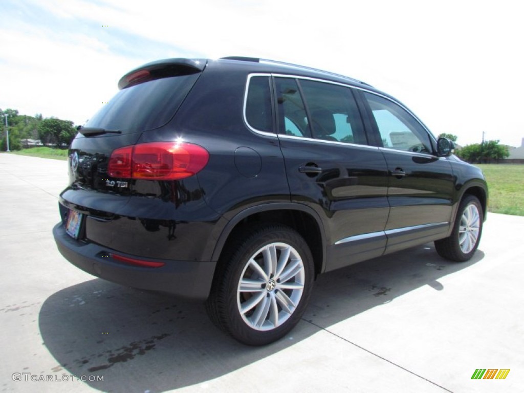 2012 Tiguan SE - Deep Black Metallic / Beige photo #2